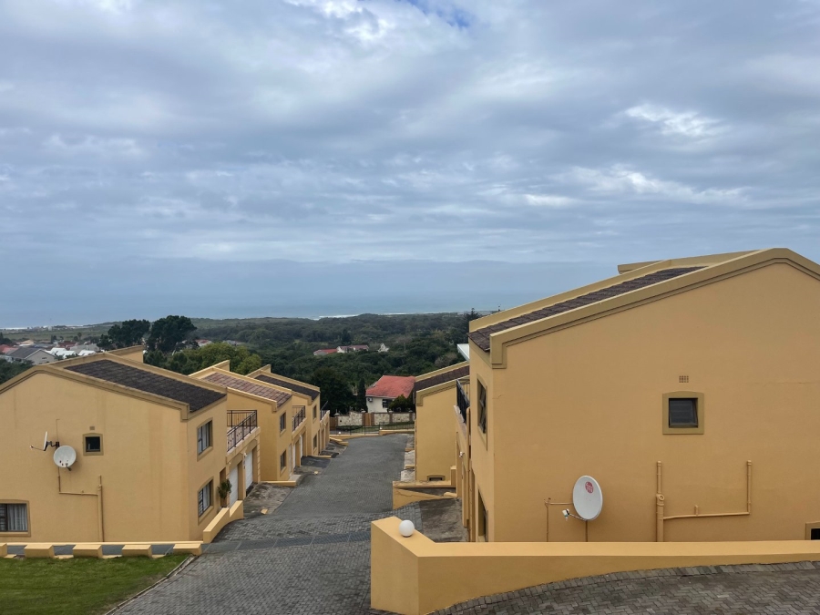 3 Bedroom Property for Sale in Sunnyridge Eastern Cape